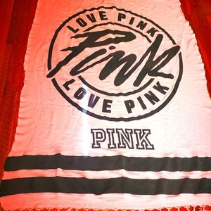 Throw Blanket VS PINK